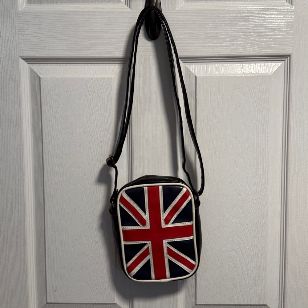 Lonsdale Union Jack Crossbody Bag with adjustable strap